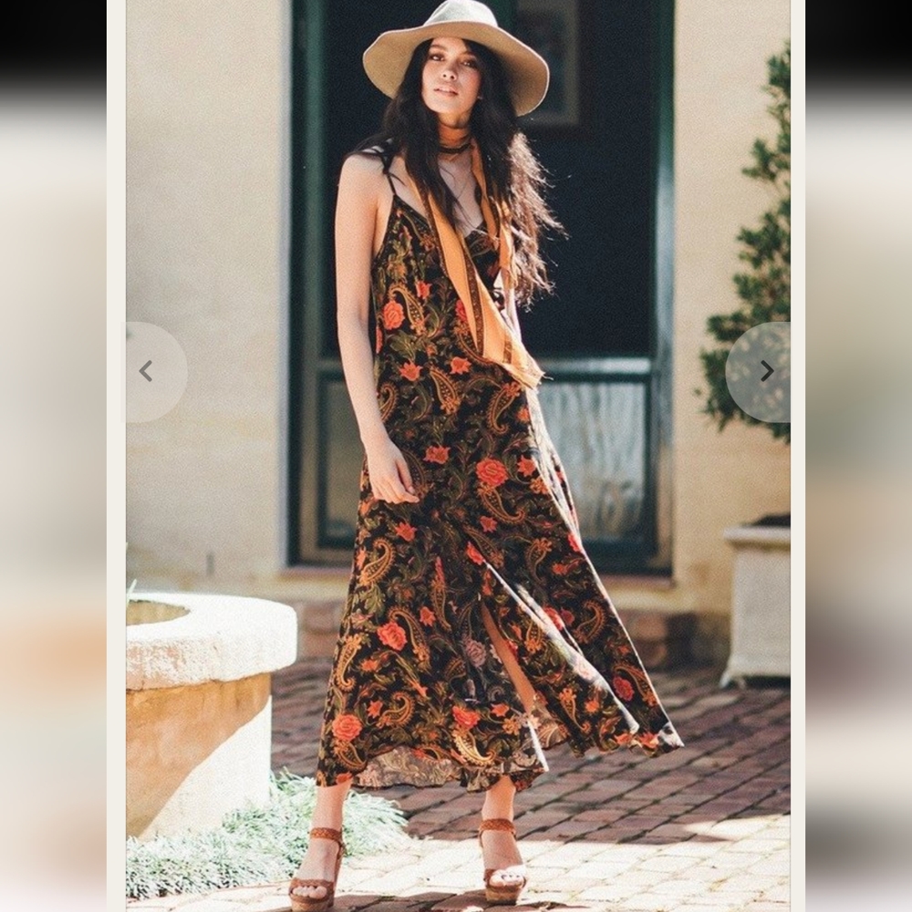 💫Spell & the Gypsy Collective Etienne Strappy Floral Noir Dress💫
